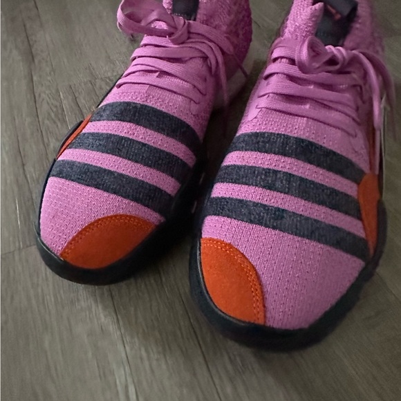 NWT Adidas Trae Young 2.0 Basketball Shoes - Picture 4 of 12